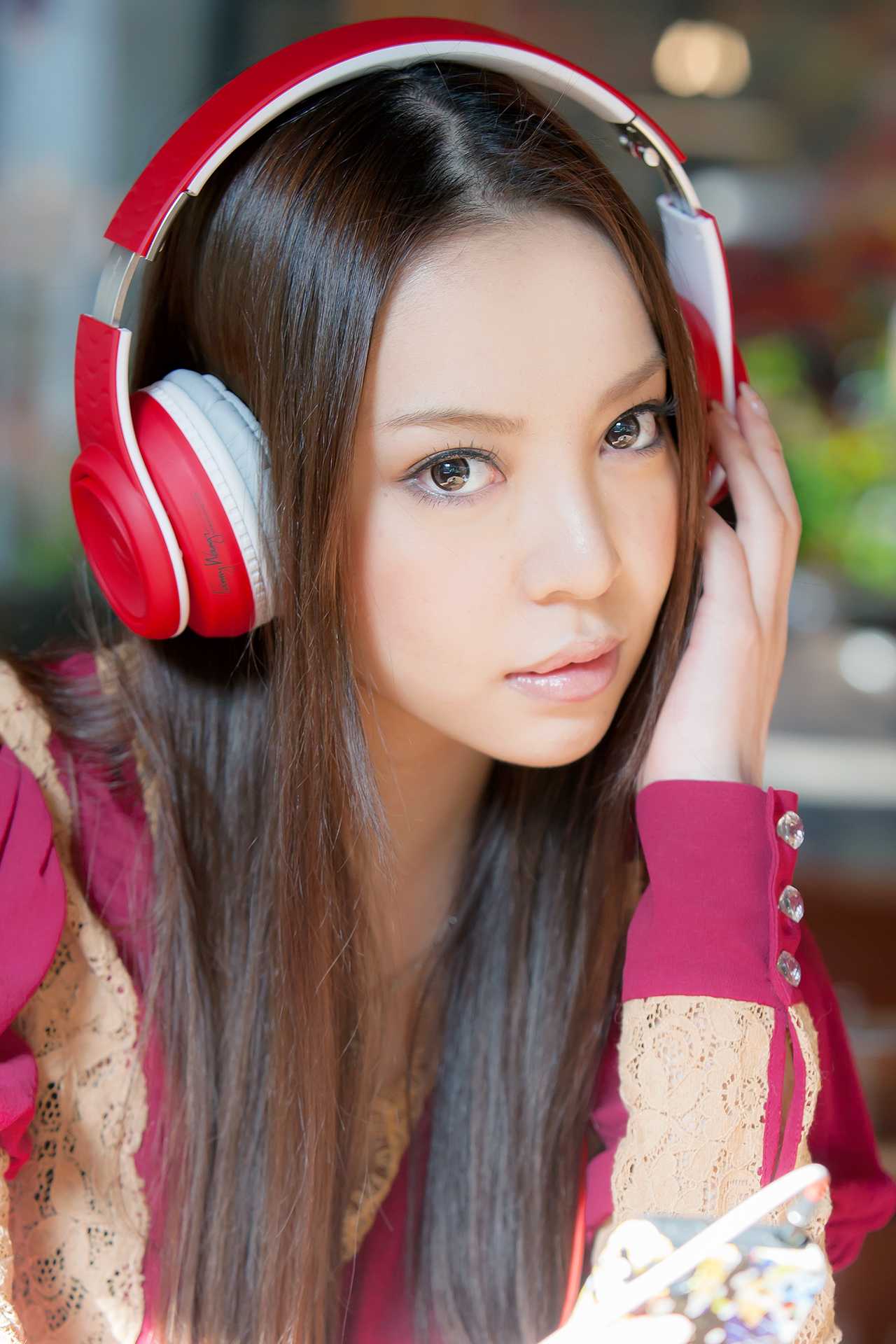 2000Series Over Ear Wangs