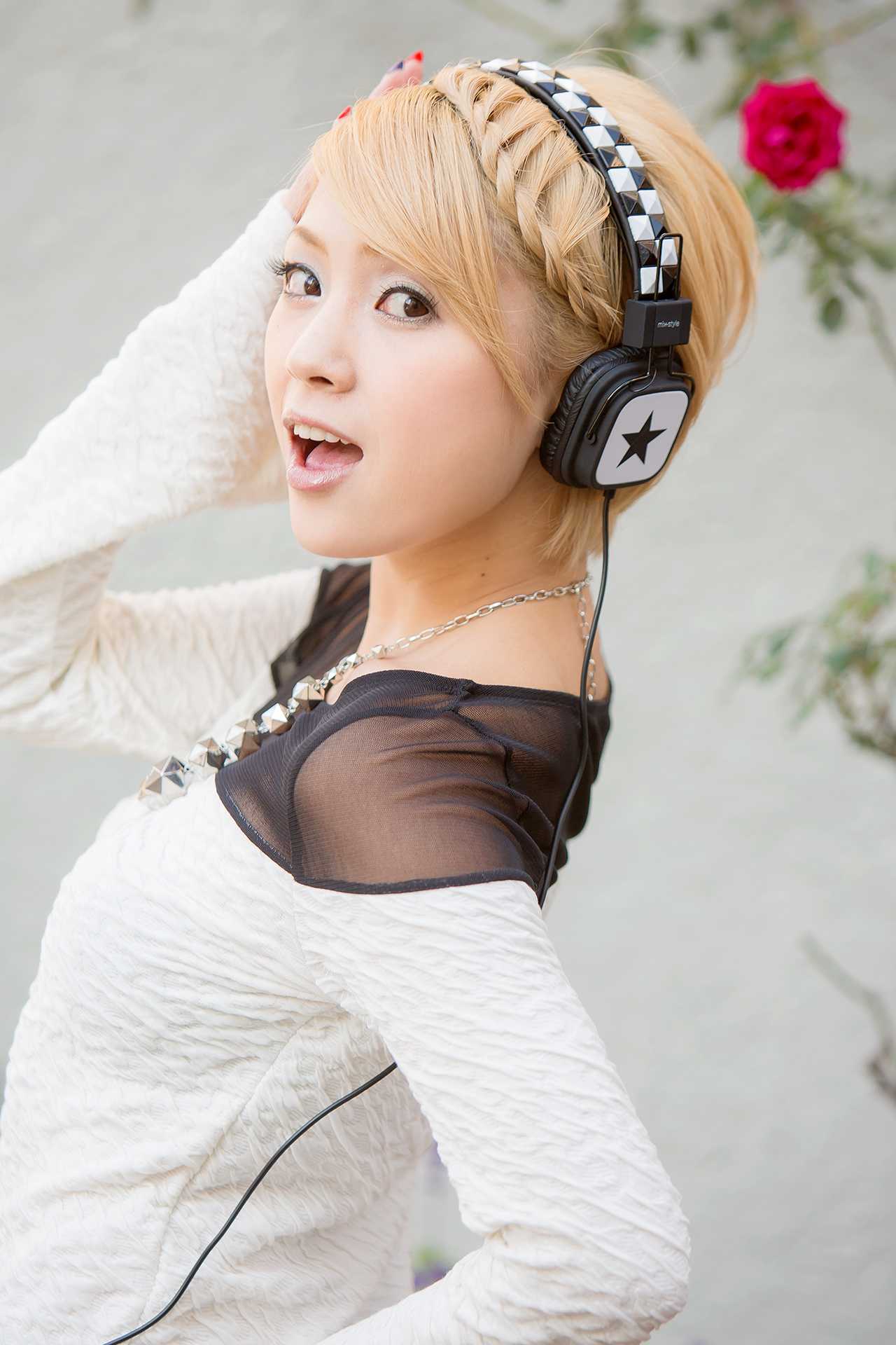 Studs Headphones