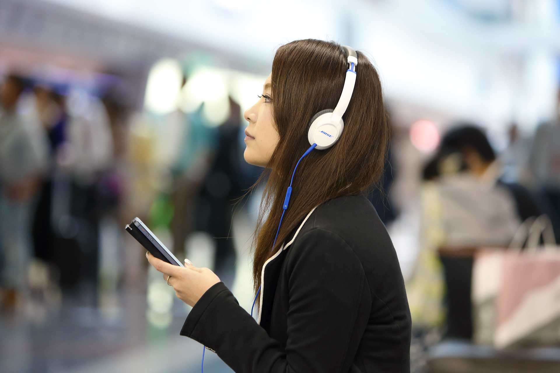 SoundTrue on-ear headphones White